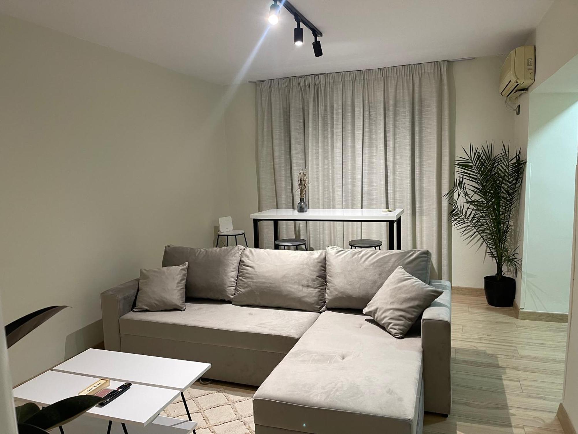 White Apartment, In The Center Of Tiranë Luaran gambar