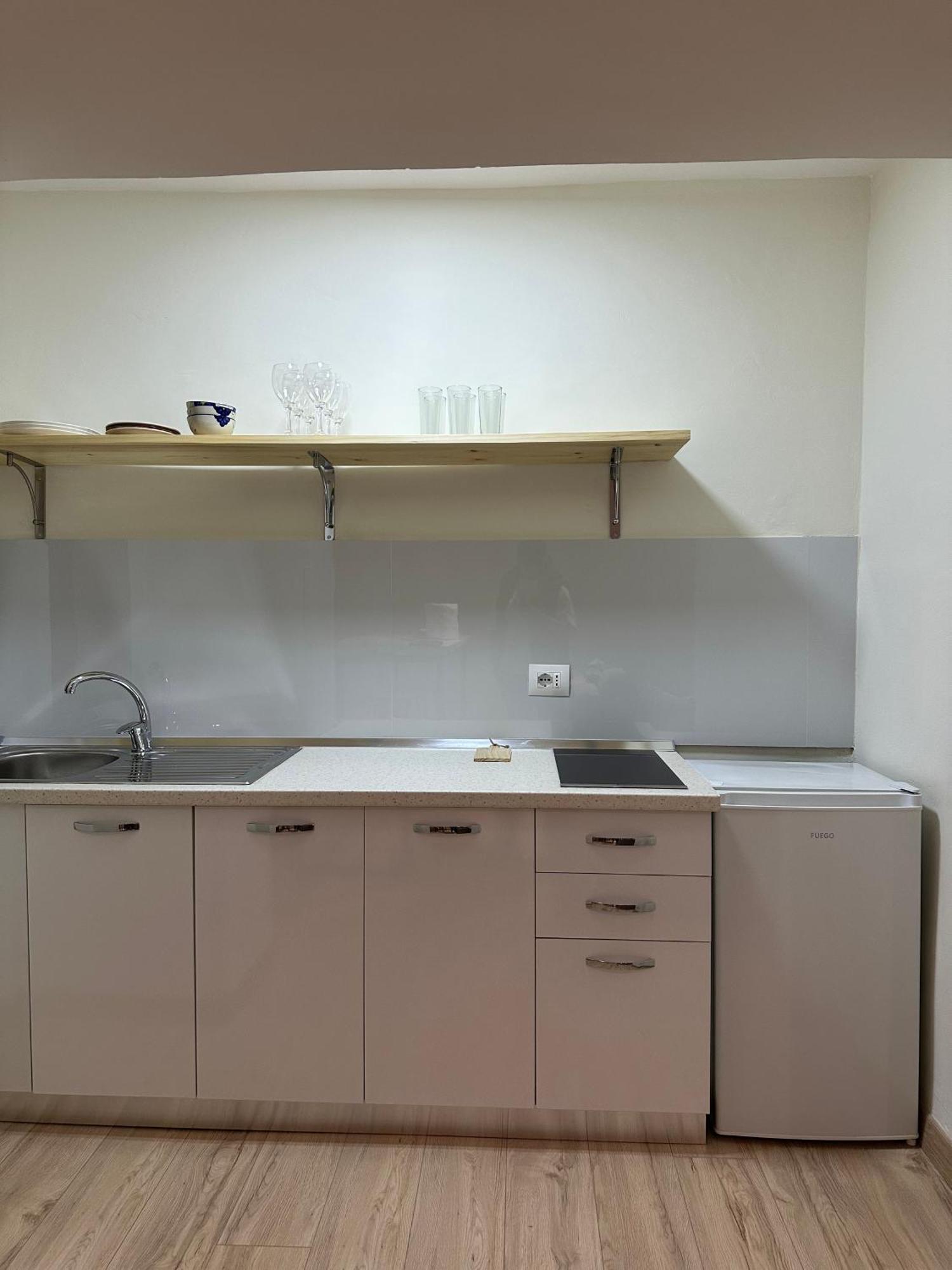 White Apartment, In The Center Of Tiranë Luaran gambar